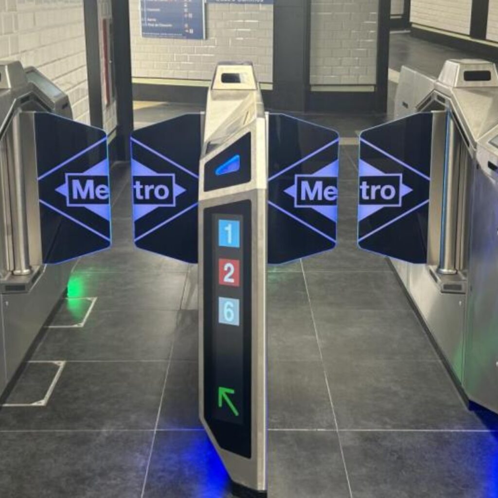 La Comunidad moderniza el transporte: llega el pago directo con tarjeta al Metro