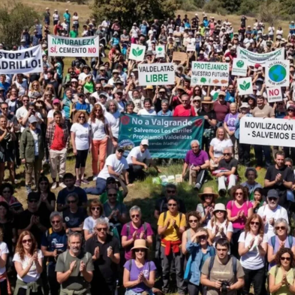 Los vecinos de Alcobendas se movilizan para «abrazar» Los Carriles tras el vallado del terreno