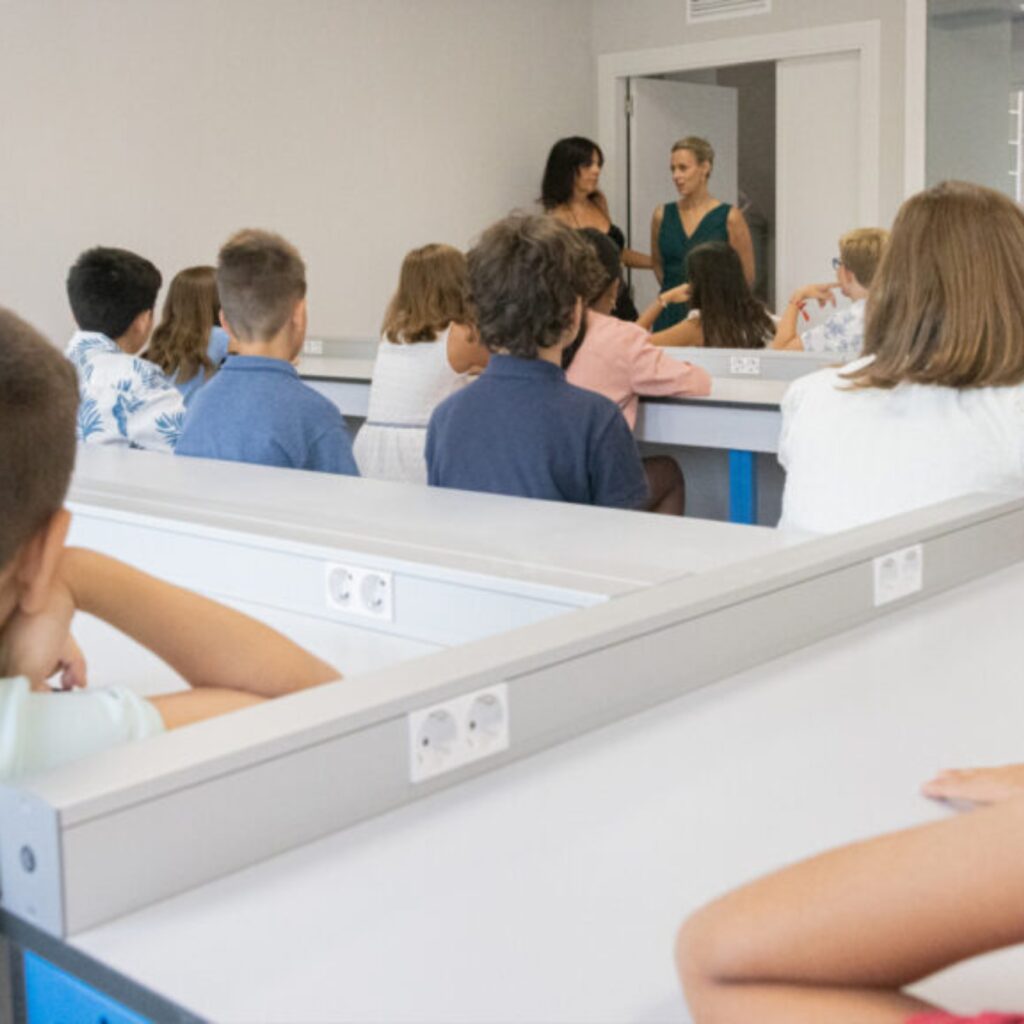 Tres Cantos adelanta y aumenta a 230.000 euros las ayudas escolares para el curso 2026-2027