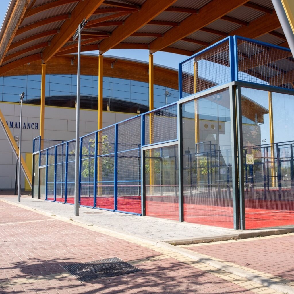Colmenar Viejo renueva las doce pistas de pádel de la Ciudad Deportiva ‘Juan Antonio Samaranch’